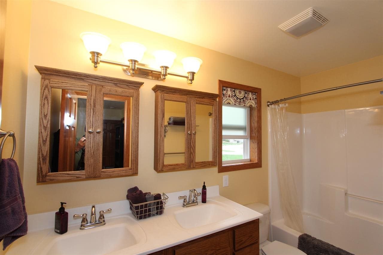 809 Plum Street Solon, IA 52333 - Photo 10 of 15 Gallery Image 10