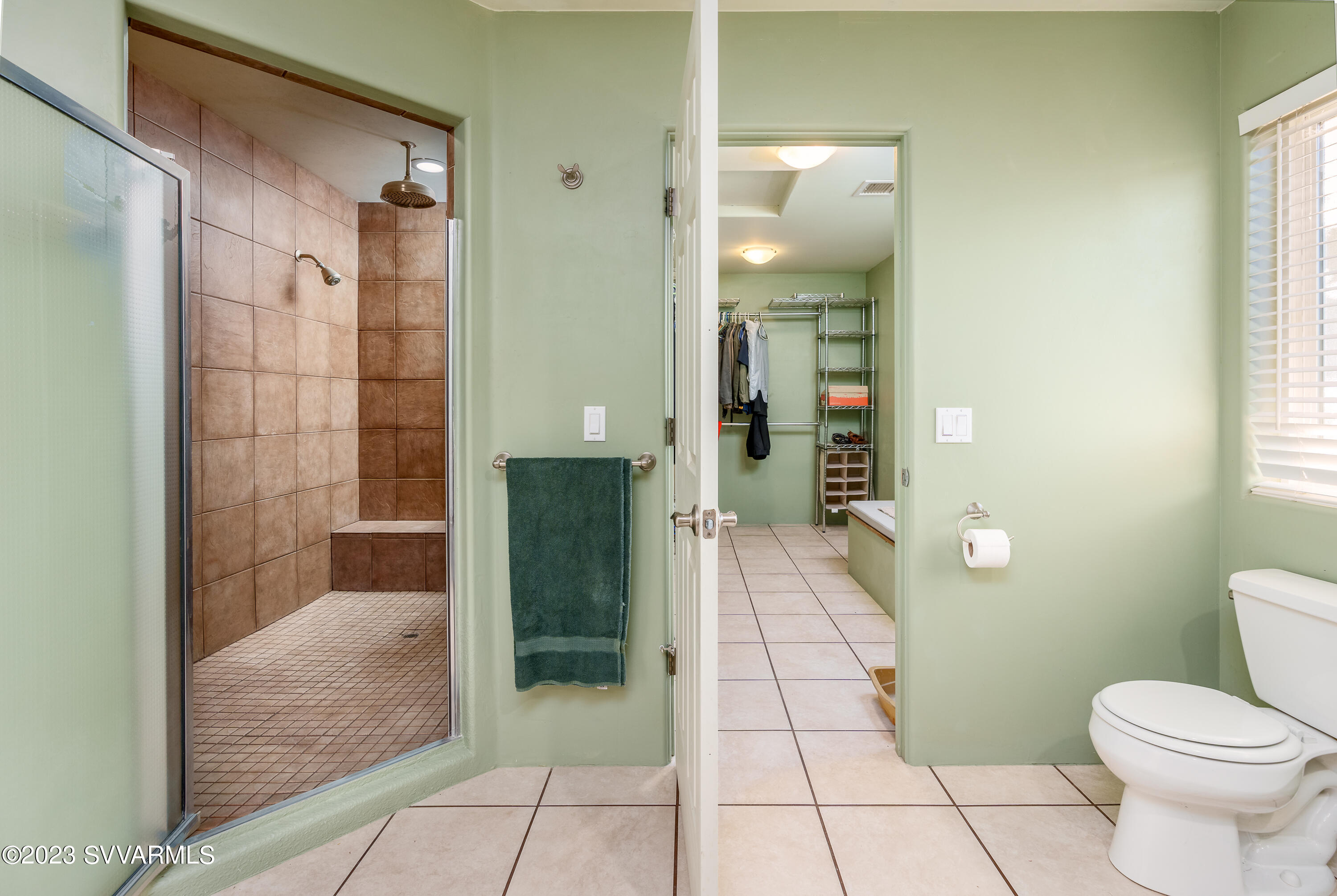1055 Reay Road Rimrock, AZ 86335 - Photo 18 of 34 a bathroom with a shower and toilet