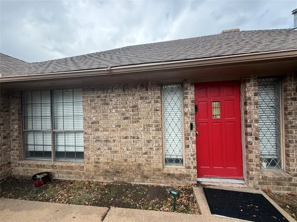 $279,999 | 507 Martindale Drive, Lancaster, TX 75146