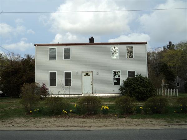 806 County Road Wareham, MA 02576 - Photo 1 of 19 a front view of a house with a yard