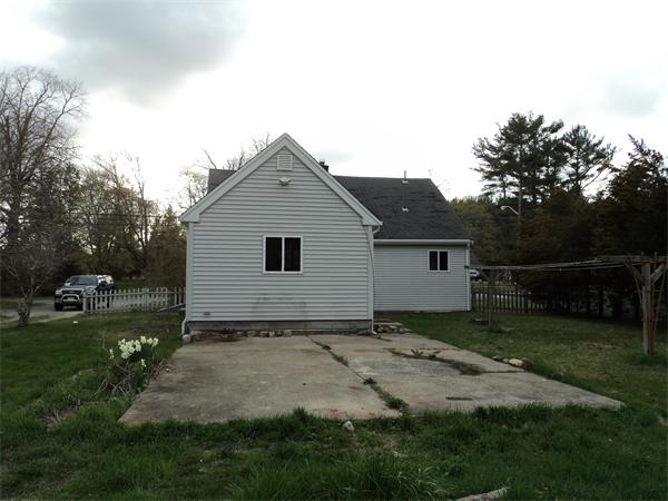 806 County Road Wareham, MA 02576 - Photo 6 of 19 a view of backyard of house with wooden fence