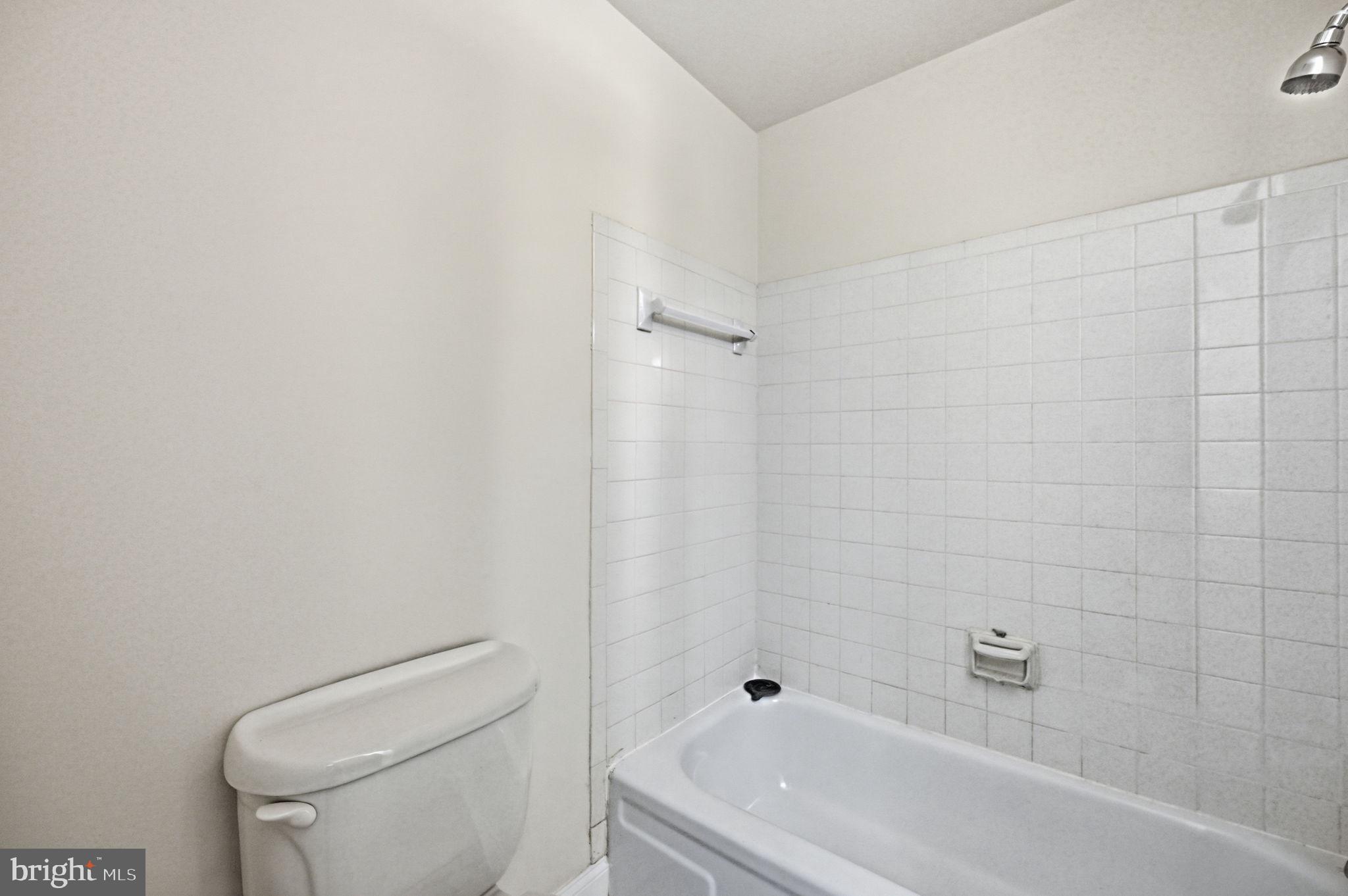 2908 Jermantown Road, Unit 24 Oakton, VA 22124 - Photo 33 of 74 Bright and clean bathroom oasis.