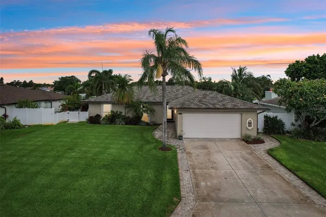 $975,000 | 5036 Dover Street Northeast, St. Petersburg, FL 33703