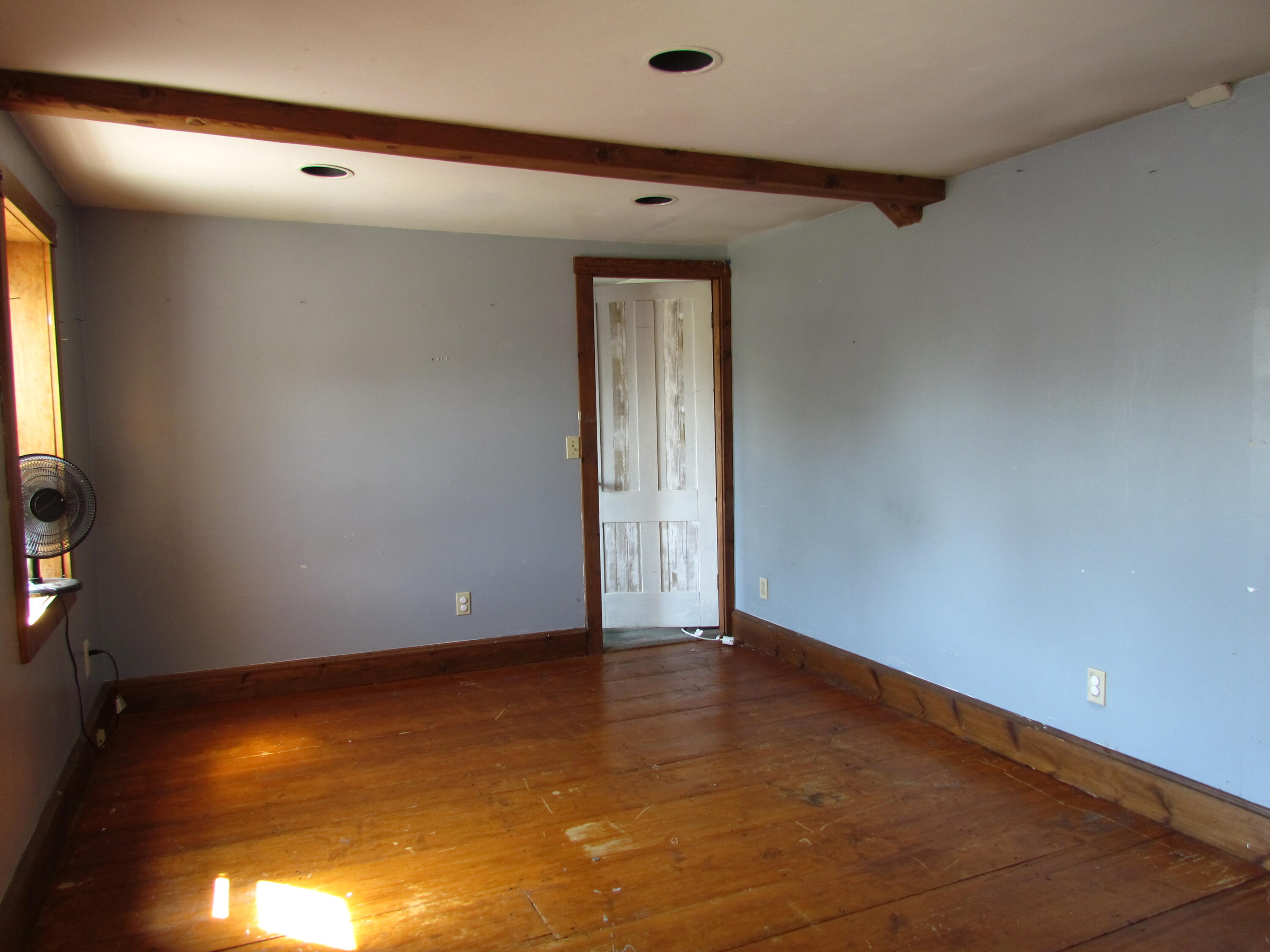 53 Ferry Road Lisbon, ME 04250 - Photo 25 of 50 2nd Bedroom View of Closet entry
