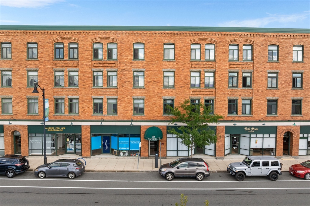 315 Rantoul Street, Unit 402 Beverly, MA 01915 - Photo 20 of 27 a building view