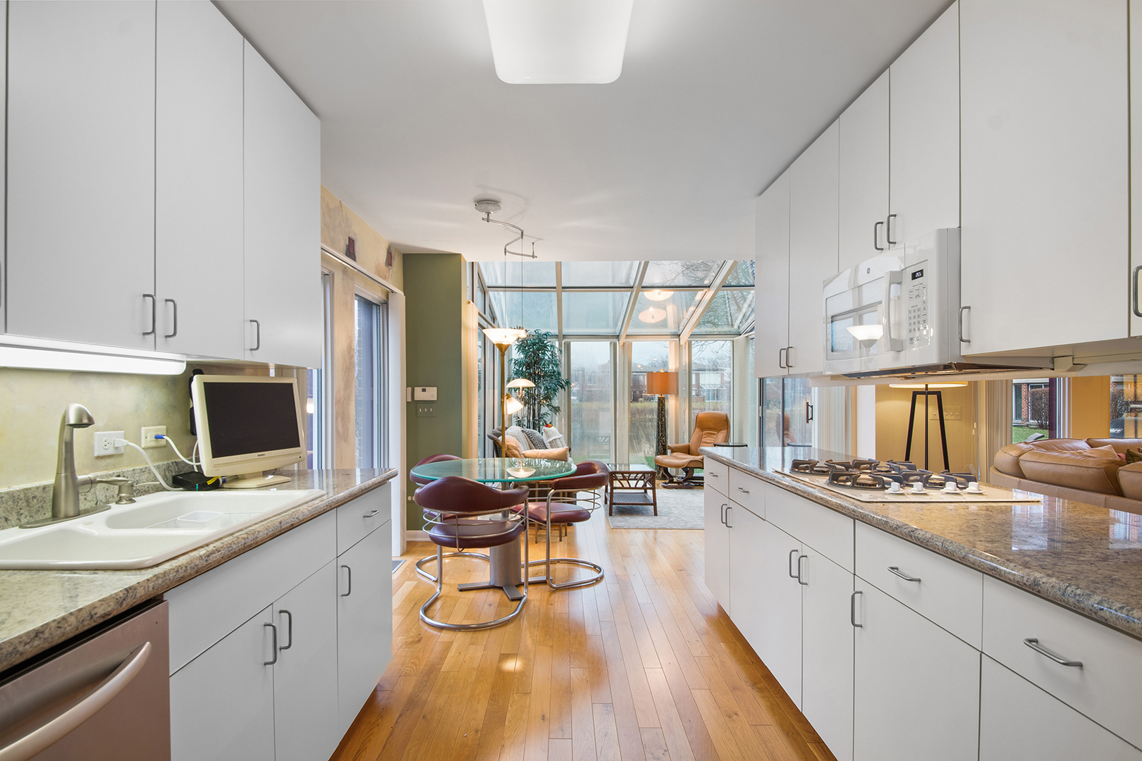 507 Kelburn Road Deerfield, IL 60015 - Photo 5 of 26 a large kitchen with a lot of counter space