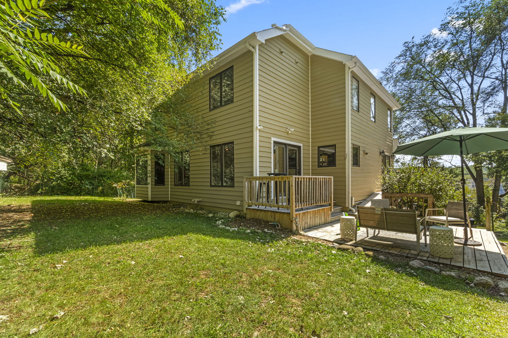 902 Spring Beach Way Cary, IL 60013 - Photo 32 of 38 Gallery Image 32