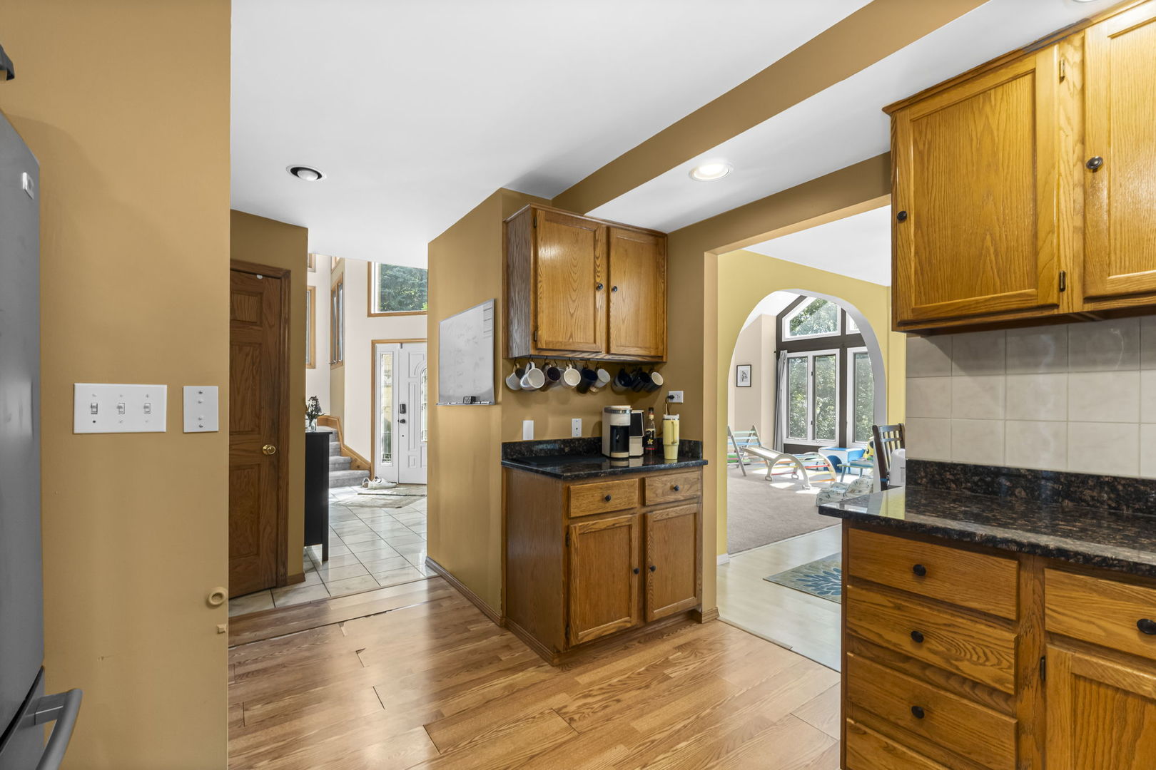 902 Spring Beach Way Cary, IL 60013 - Photo 4 of 38 Gallery Image 4
