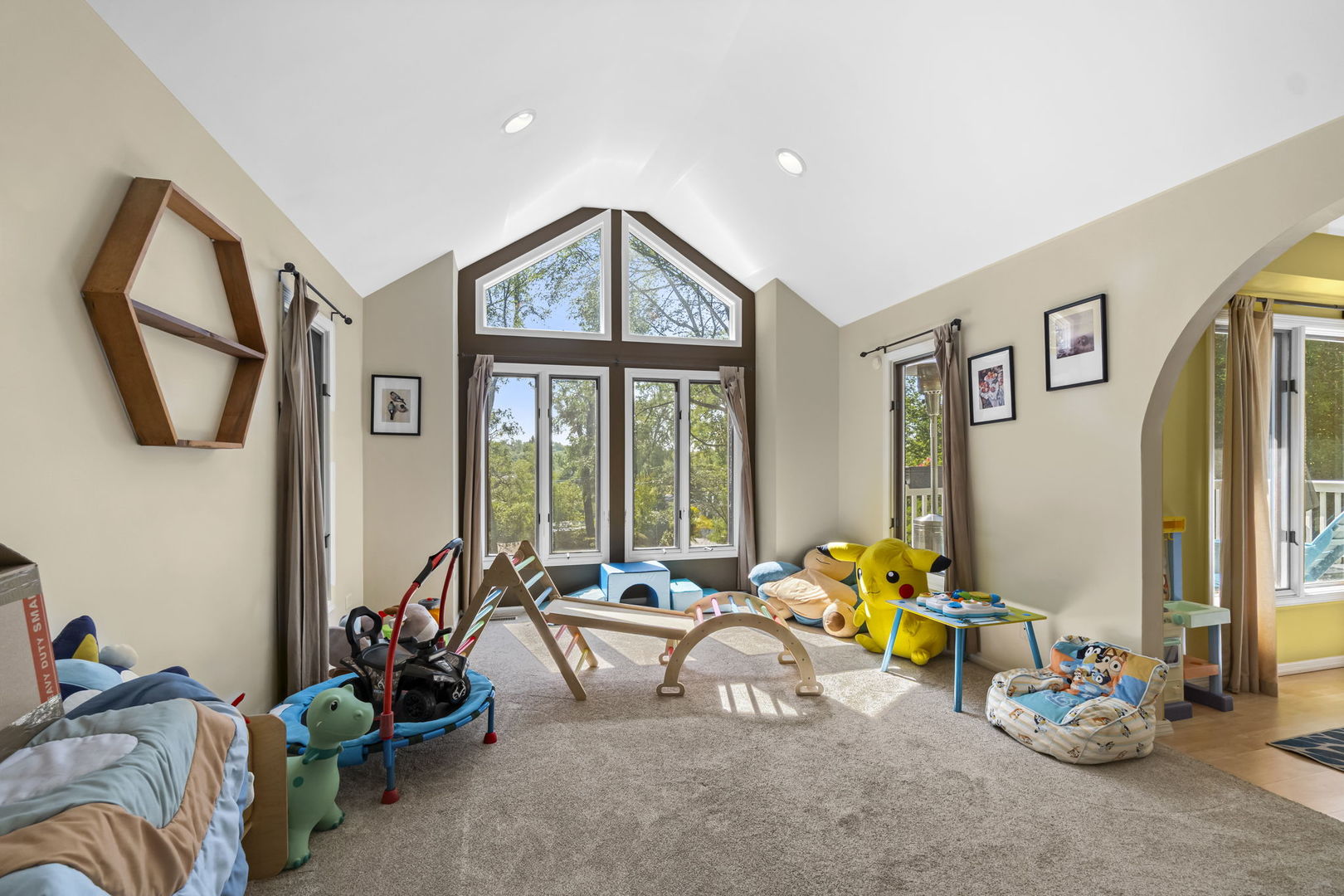902 Spring Beach Way Cary, IL 60013 - Photo 10 of 38 Gallery Image 10