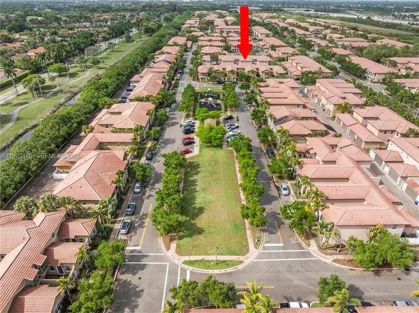 $4,000 | 14721 Southwest 13 Street, Pembroke Pines, FL 33027