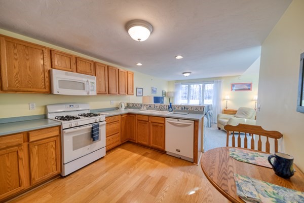 3 Longwood Road, Unit 3 Mashpee, MA 02649 - Photo 4 of 35 Gallery Image 4