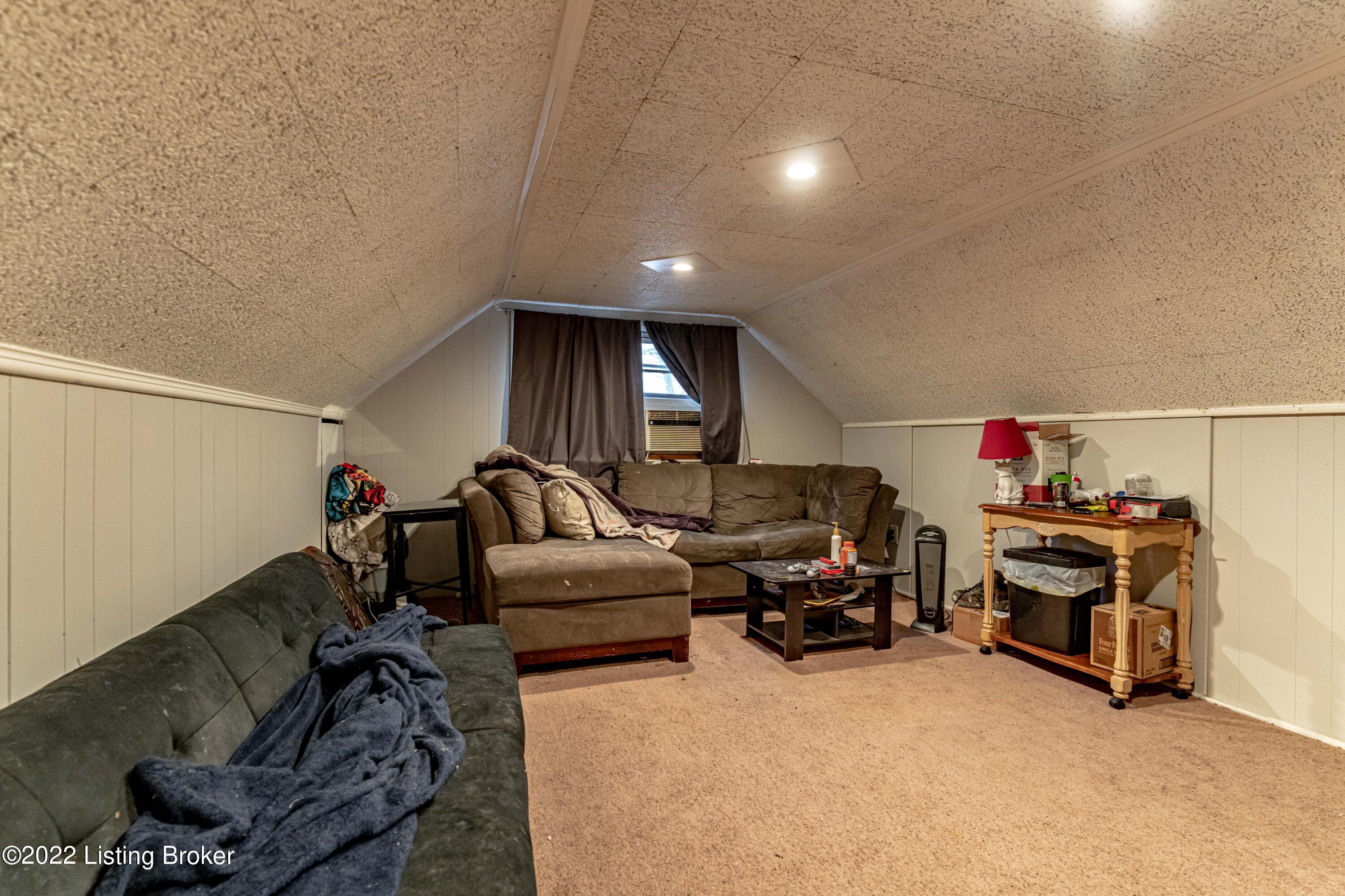 9221 Cornflower Road Louisville, KY 40272 - Photo 14 of 25 DSC03940