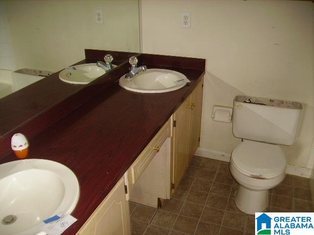 1232 Post Oak Circle Fairfield, AL 35064 - Photo 15 of 25