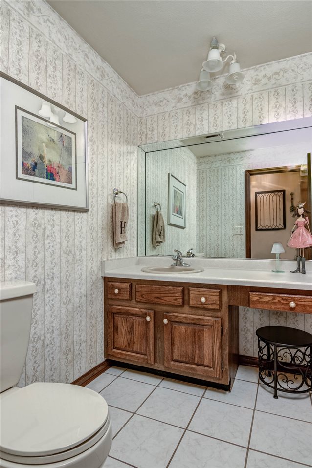 1436 Featherstone Road Rockford, IL 61107 - Photo 12 of 24 Gallery Image 12