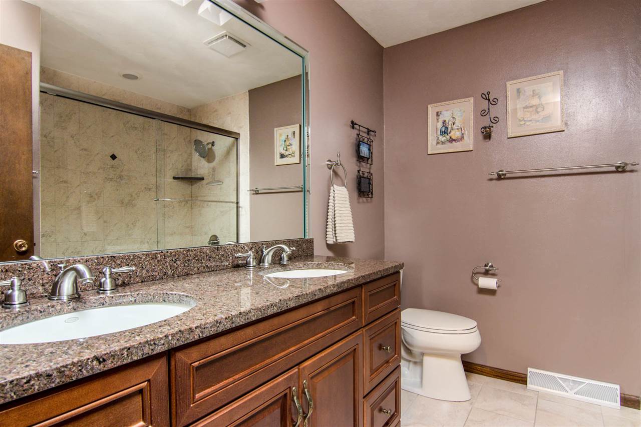 1436 Featherstone Road Rockford, IL 61107 - Photo 17 of 24 Gallery Image 17