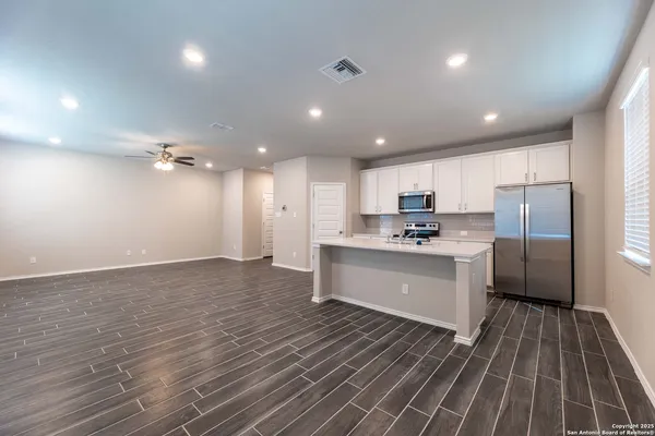 $1,699 | 4211 Brigade Bend, Converse, TX 78109