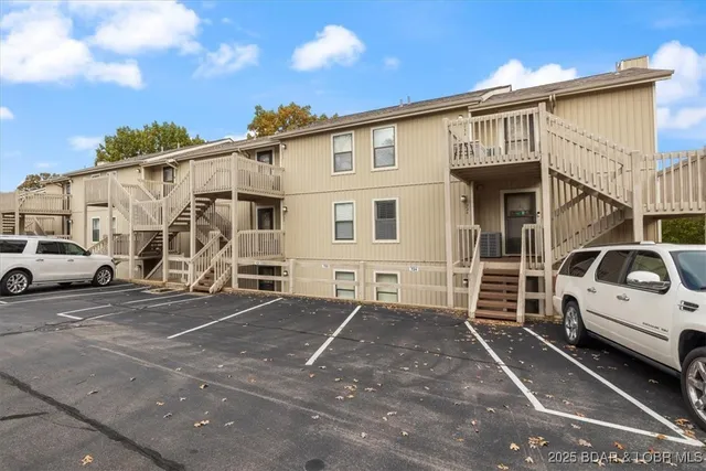 $229,900 | 724 Indian Pointe, Unit 724, Osage Beach, MO 65065