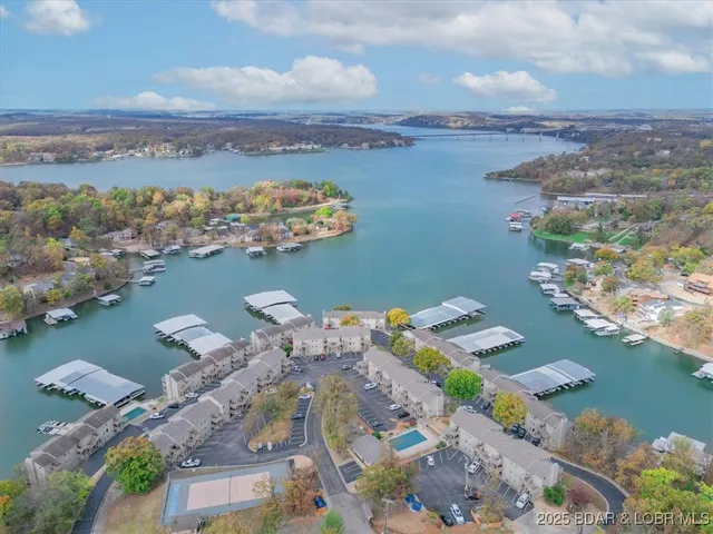 $229,900 | 724 Indian Pointe, Unit 724, Osage Beach, MO 65065