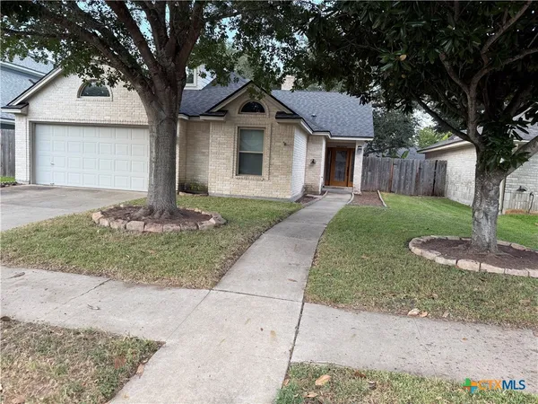 $265,900 | 106 Amhurst Street, Victoria, TX 77904