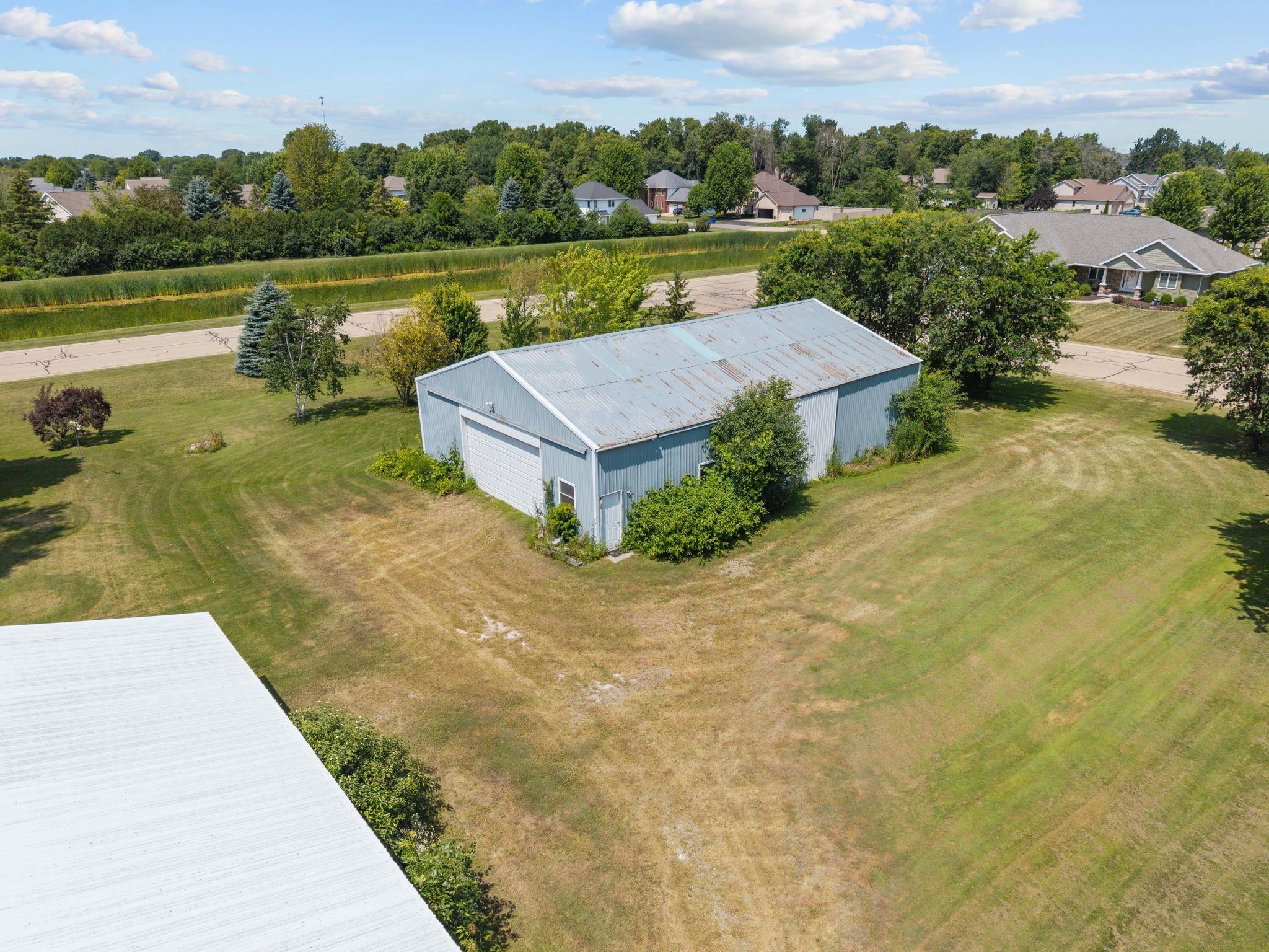 W6576 Manitowoc Road Appleton, WI 54915 - Photo 4 of 34