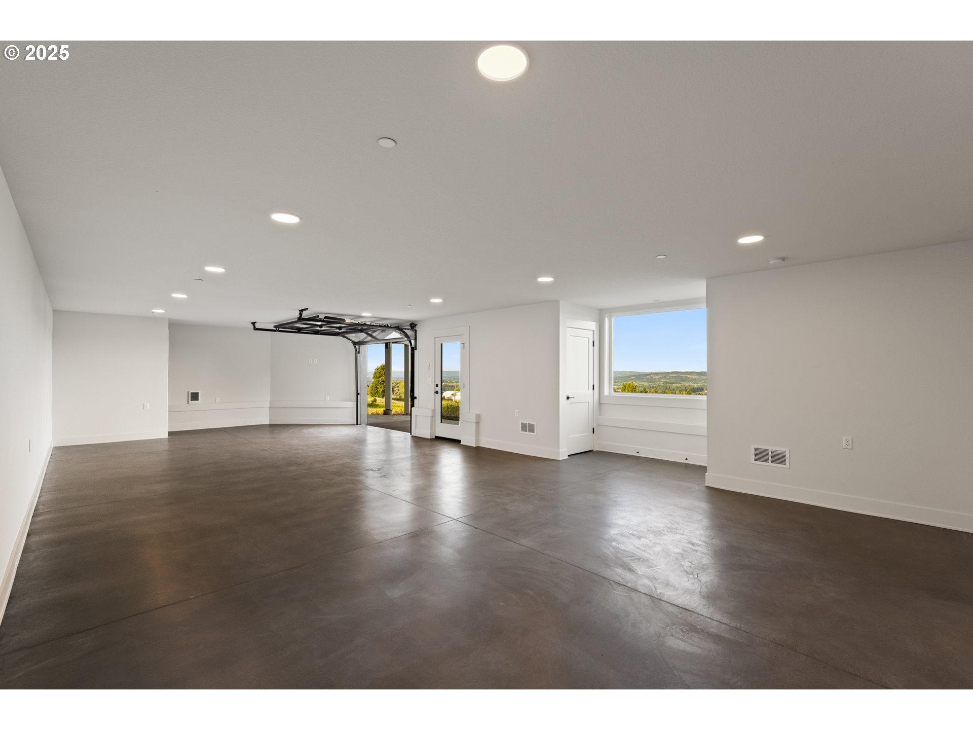 33684 Southwest Laurel Road Hillsboro, OR 97123 - Photo 36 of 45 Gallery Image 36