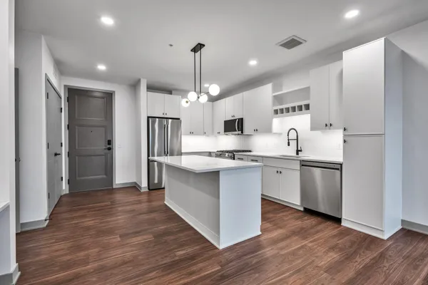 $2,235 | 640 Wisconsin Avenue North, Unit 307, Golden Valley, MN 55427