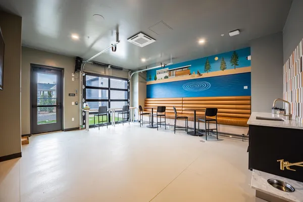 $2,235 | 640 Wisconsin Avenue North, Unit 307, Golden Valley, MN 55427