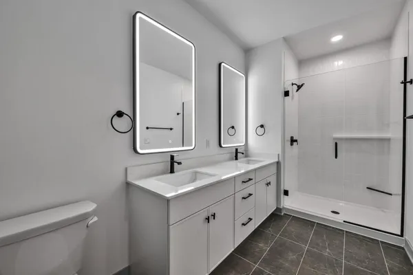 $2,235 | 640 Wisconsin Avenue North, Unit 307, Golden Valley, MN 55427