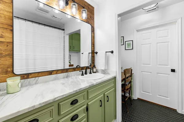 $689,000 | 208 Willet Drive, Buda, TX 78610