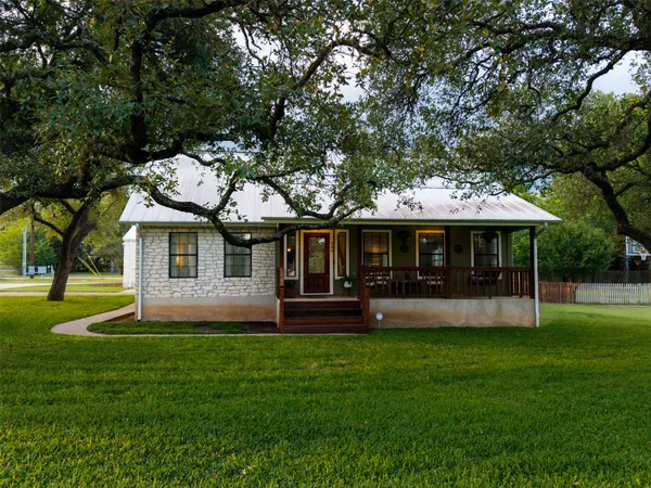 $689,000 | 208 Willet Drive, Buda, TX 78610