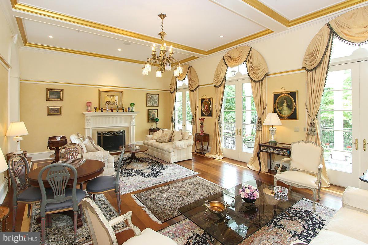 2970 Chain Bridge Road Northwest Washington, DC 20016 - Photo 8 of 28 Living Room