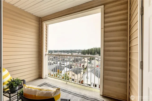 $299,995 | 10109 186 Street East, Unit 346, Puyallup, WA 98375