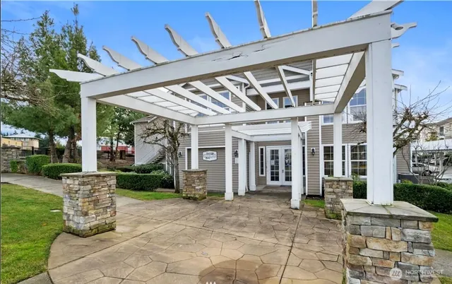 $299,995 | 10109 186 Street East, Unit 346, Puyallup, WA 98375