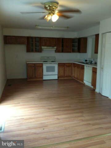 3209 Kelox Road Baltimore, MD 21207 - Photo 4 of 6 Kitchen