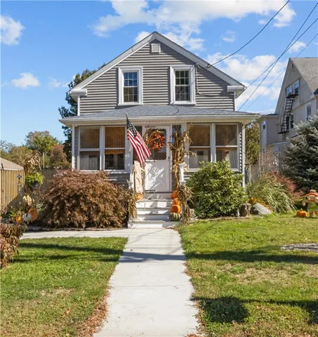 $363,000 | 342 Warwick Neck Avenue, Warwick, RI 02889