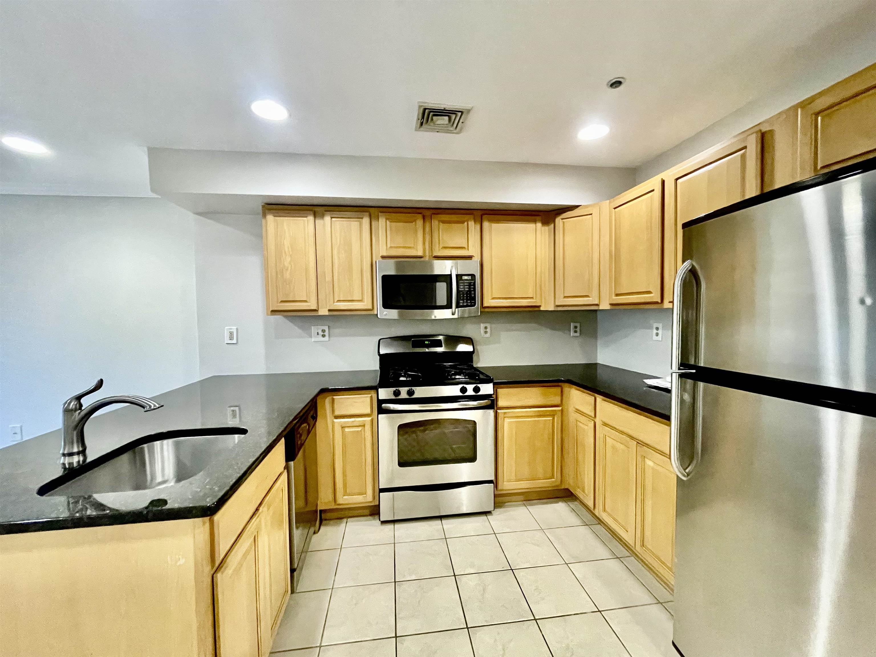 711 Clinton Street, Unit 2A Hoboken, NJ 07030 - Photo 4 of 17