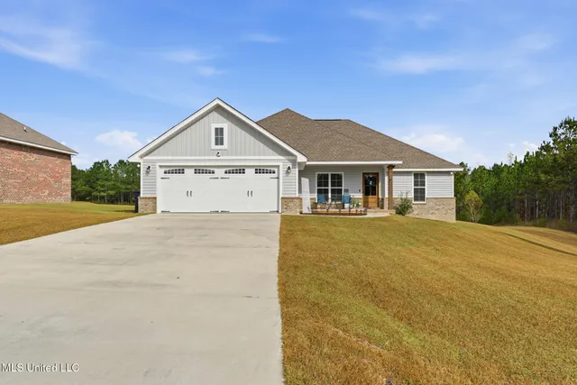$325,000 | 33 Sky Vw Drive, Purvis, MS 39475