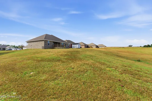 $325,000 | 33 Sky Vw Drive, Purvis, MS 39475