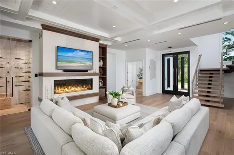 $7,095,000 | 3636 Crayton Road, Naples, FL 34103