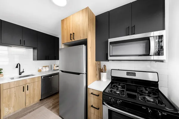 $2,645 | 6230 North Kenmore Avenue, Unit 508, Chicago, IL 60660