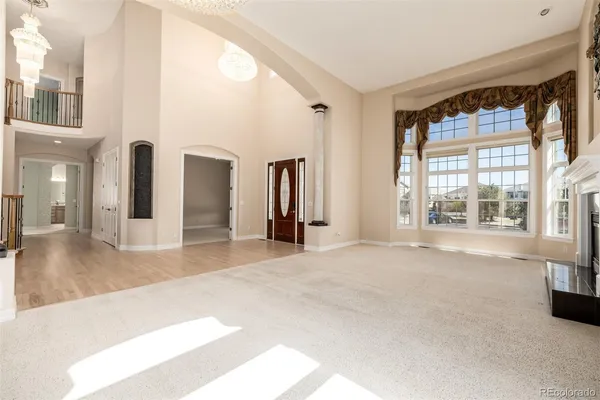 a view of an entryway with a livingroom