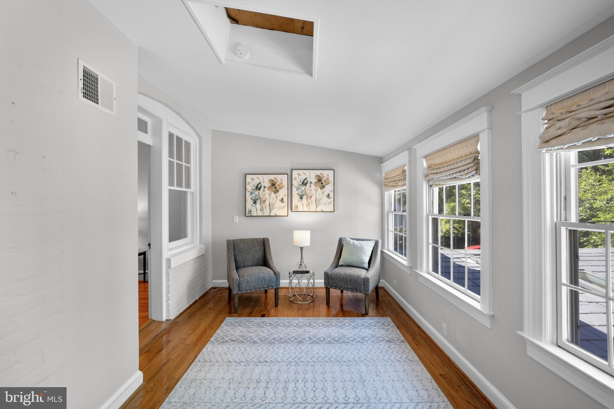 2220 Tunlaw Road Northwest Washington, DC 20007 - Photo 27 of 50 Den/Sleeping Porch