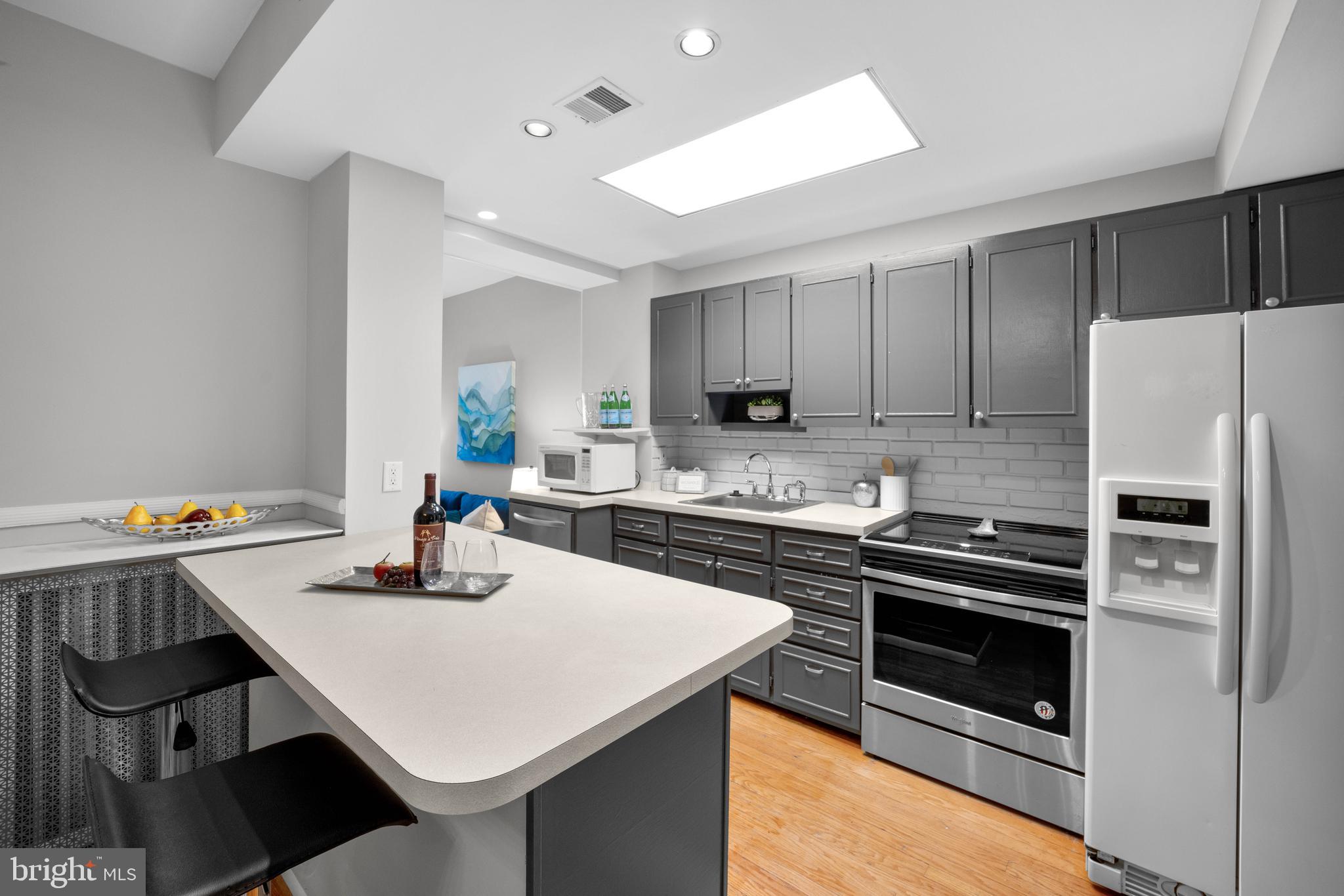 2220 Tunlaw Road Northwest Washington, DC 20007 - Photo 10 of 50 Kitchen