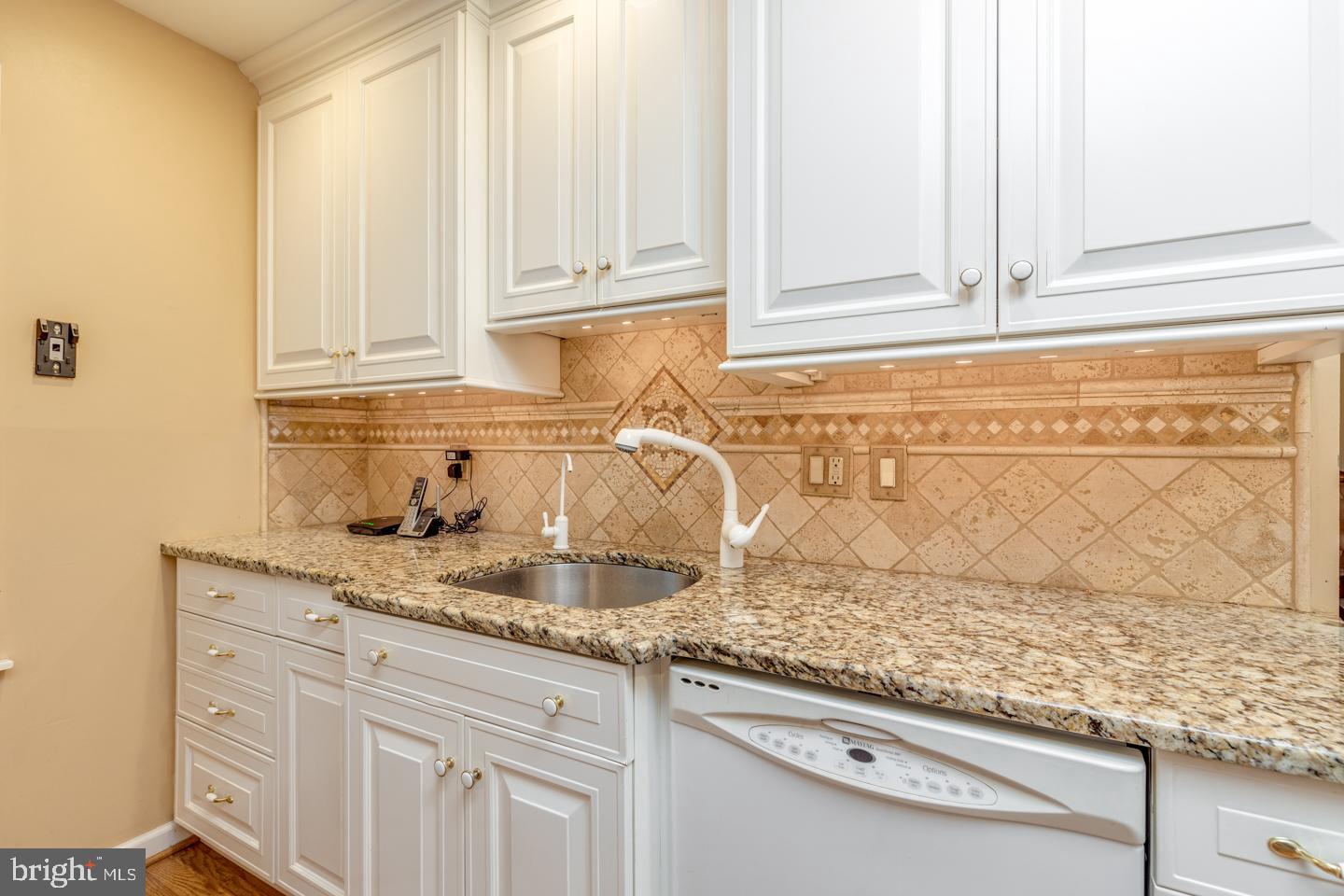 14 Dunbarton Road Cherry Hill, NJ 08003 - Photo 11 of 43 Granite counters