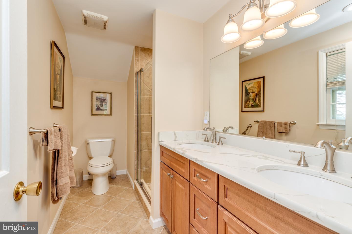 14 Dunbarton Road Cherry Hill, NJ 08003 - Photo 25 of 43 Primary bath