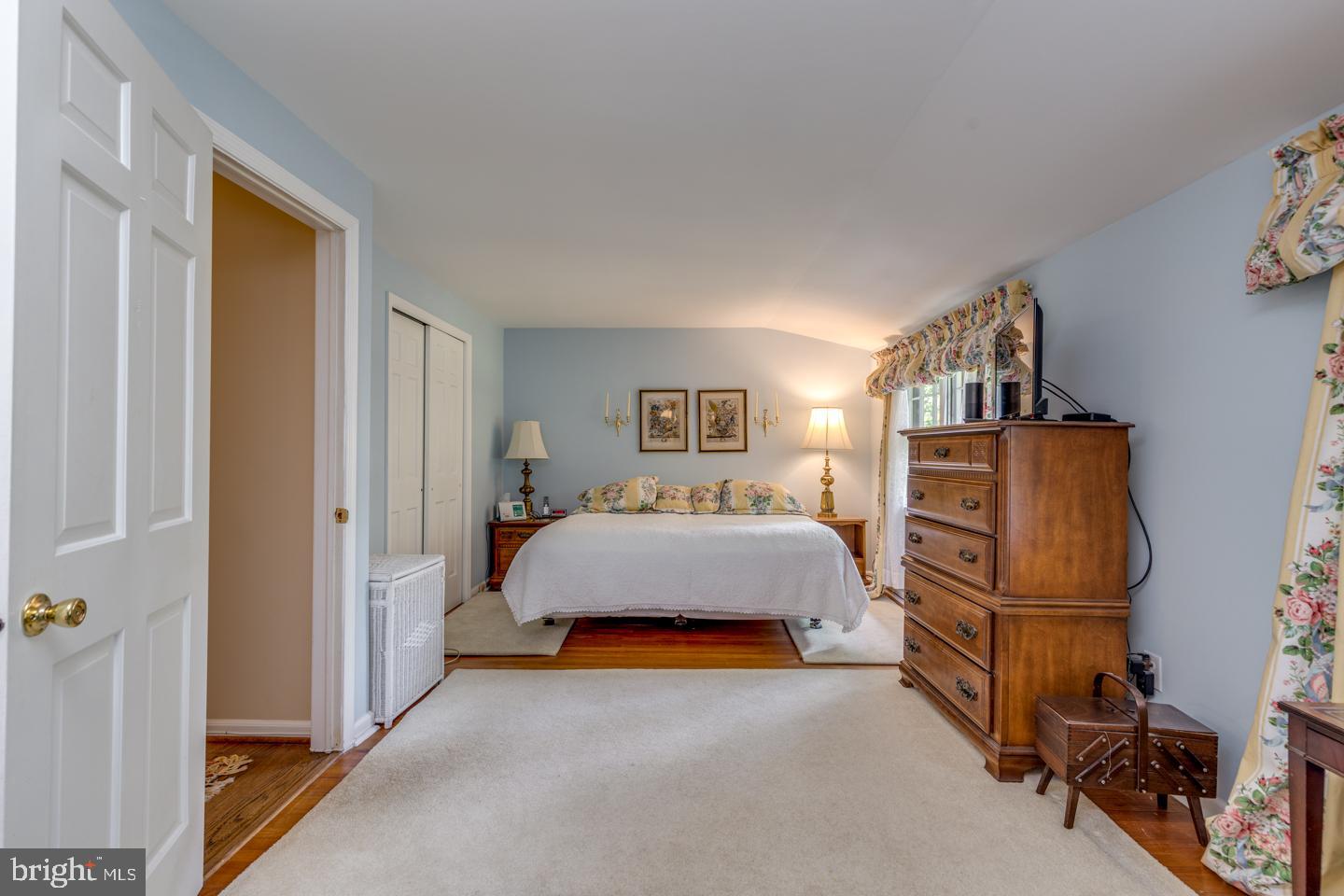 14 Dunbarton Road Cherry Hill, NJ 08003 - Photo 32 of 43 Large back bedroom