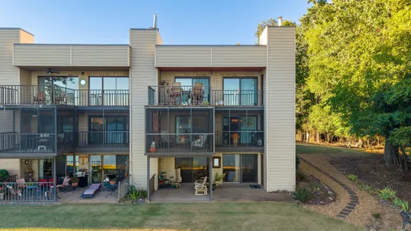 $537,500 | 4312 Lakeshore Lane, Unit 202, Chattanooga, TN 37415