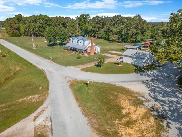 $389,400 | 705 Spanish Grove Road, Buena Vista, TN 38318