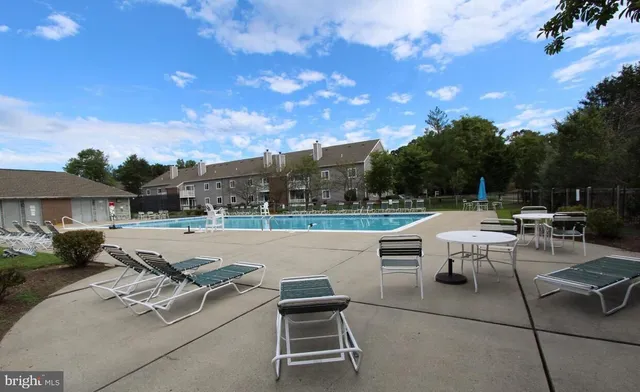 a view of a tennis court