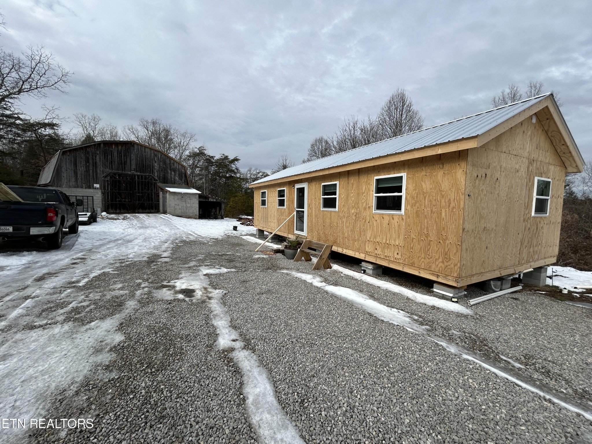 5065 Round Mountain Road Jamestown, TN 38556 - Photo 2 of 20 Gallery Image 2
